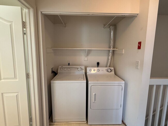 Building Photo - Condo Townhouse in Castleton Camden Village