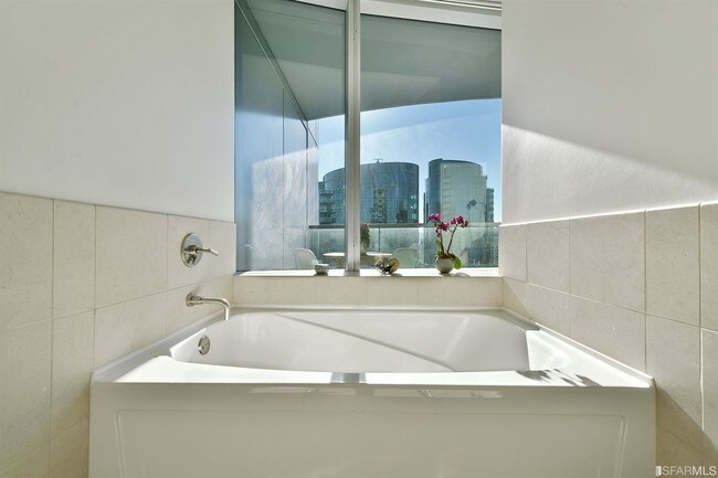 Building Photo - 338 Spear St