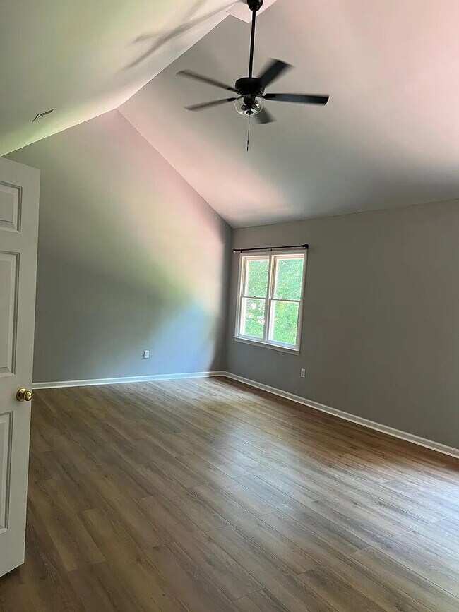 Building Photo - Room in House on Newfoundland Ct