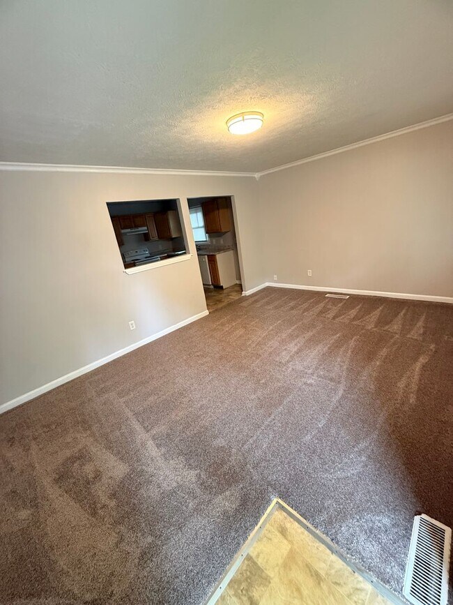 Building Photo - Eagledale - 3 BR home
