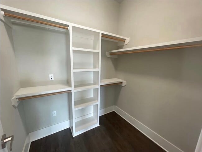 Building Photo - 2727 Houston Ave