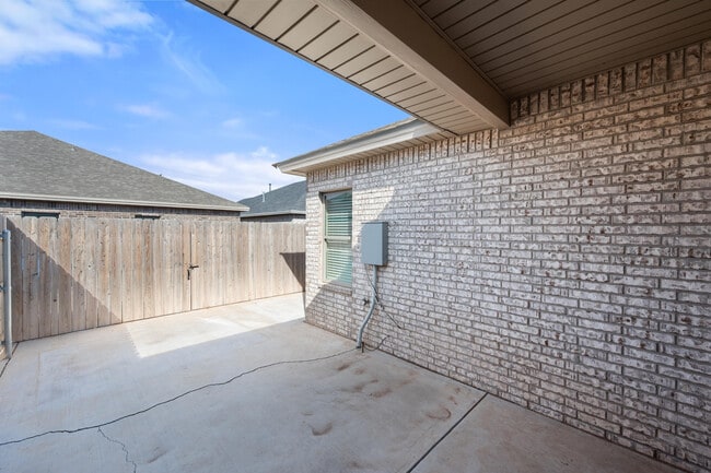 Building Photo - 1122 N 7th St