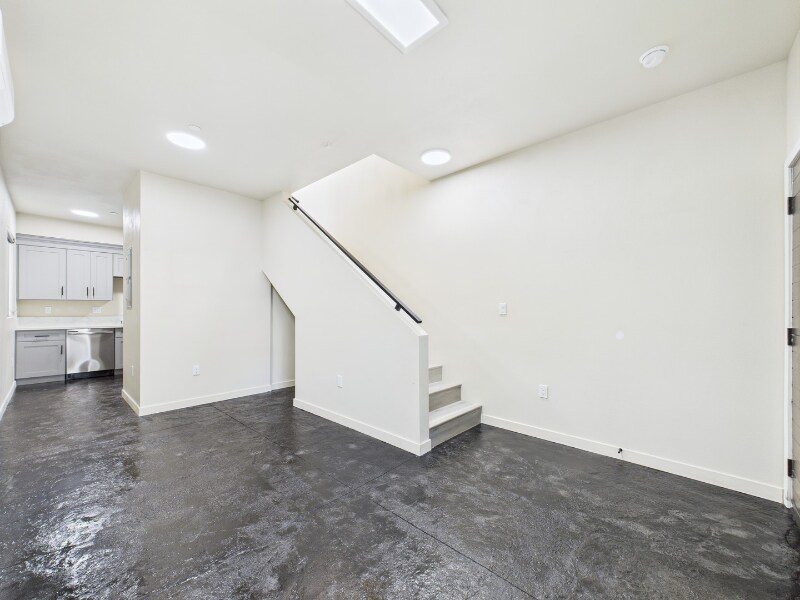 Building Photo - 8453 Langdon Ave