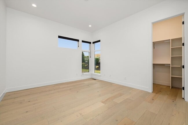Building Photo - 7786 W Diamond Lk Dr