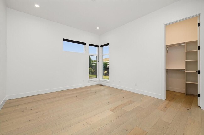 Building Photo - Luxury Rental | Dry Creek Ranch Estates