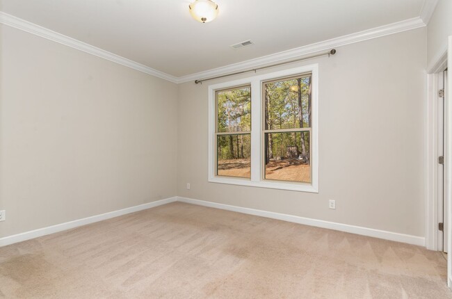 Building Photo - Gorgeous 5 Bedroom Home with First Floor I...