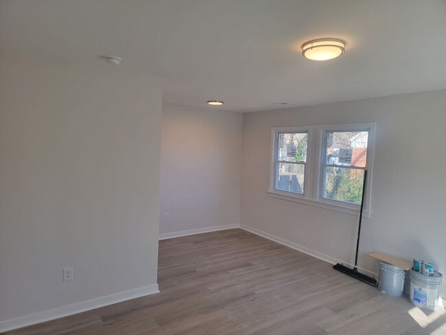 Building Photo - 3719 Moody Ave