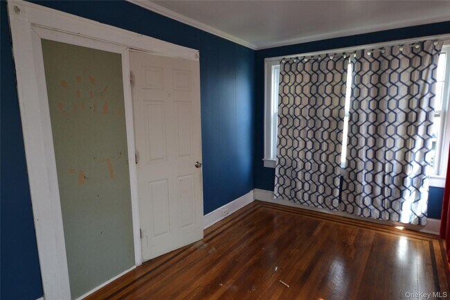 Building Photo - 181 Forrest Ave