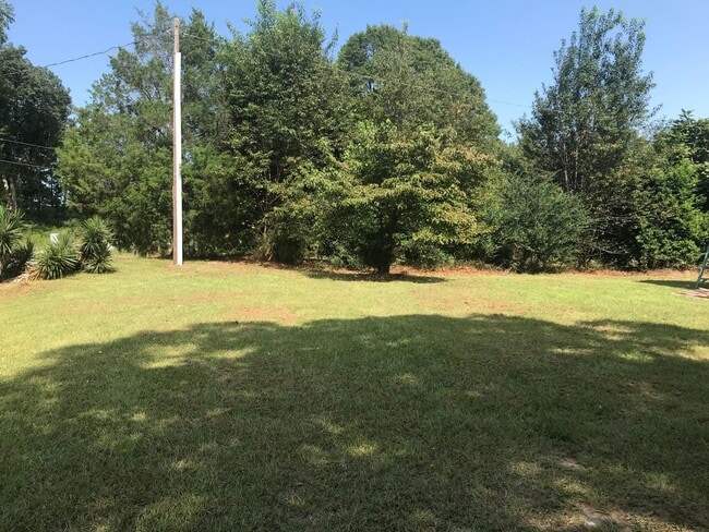 Building Photo - Love the Country Quiet - 2 bed 1 bath home on private country lot
