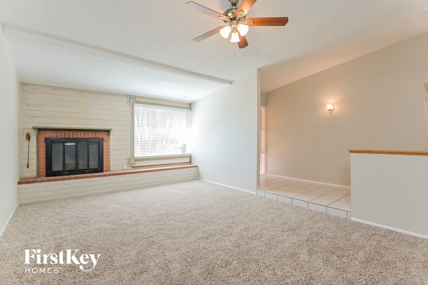 Building Photo - 9801 E Domenic Ln