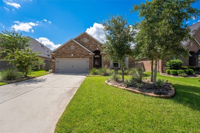 Primary Photo - 193 Climbing Oaks Pl