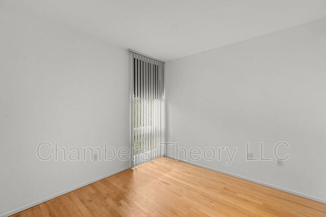 Building Photo - 11593 Maple Ridge Rd