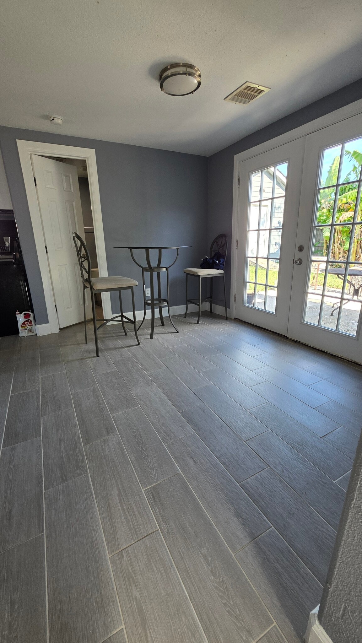 Building Photo - 9426 Sandra St