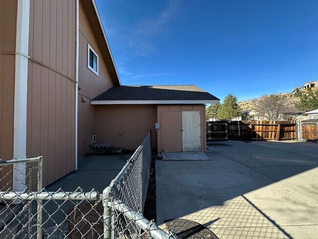 Building Photo - 285 Lemming Dr