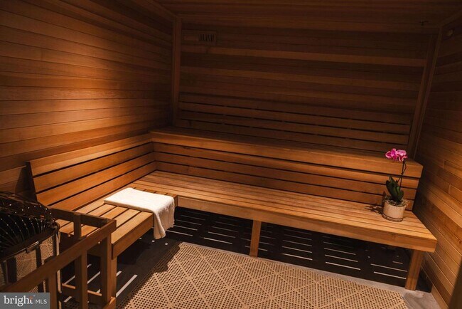 Building Photo - 200S Broad St