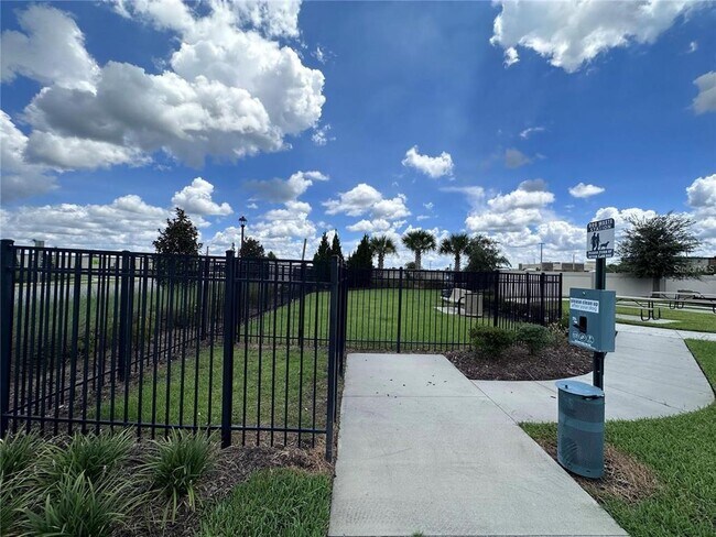 Building Photo - 890 Spring Palms Lp