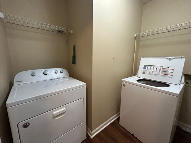 Building Photo - 413 Sherrels Ford