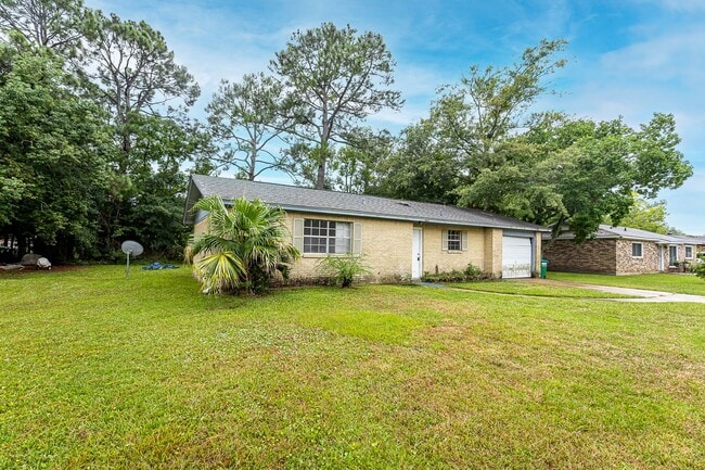 Building Photo - 3 Bedroom home in Gautier