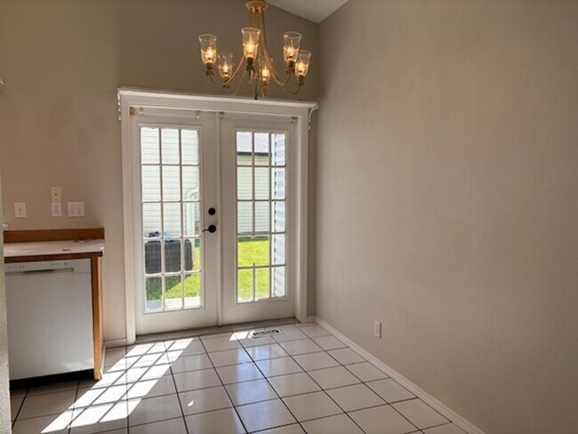 Building Photo - Home in CDA Place