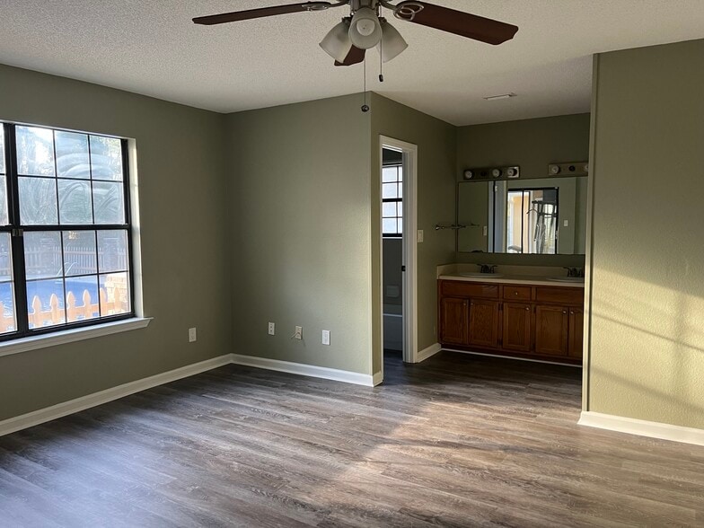 Building Photo - 3708 Carrington Pl