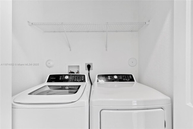 Building Photo - 25128 SW 113th Pl