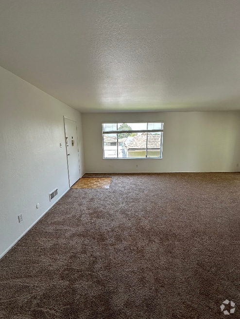 Building Photo - 472 Lincoln Cir
