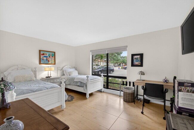 Building Photo - 611 Brackenwood Cove