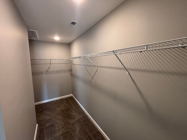 Building Photo - 140 Landry Ln