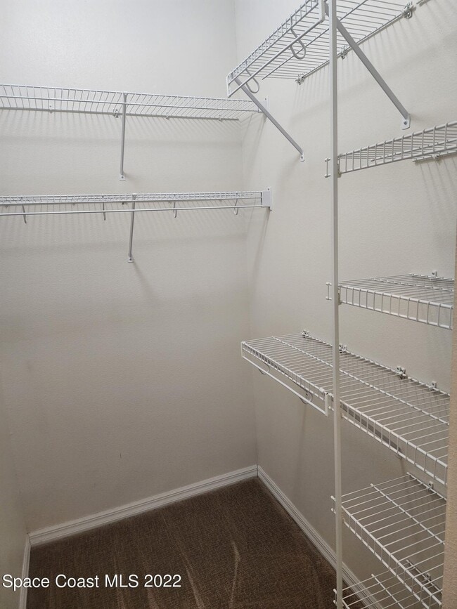 Building Photo - 220 Northgrove Dr