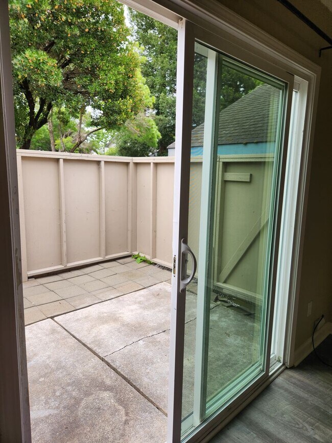 Building Photo - COMING SOON - 2 bedroom, 2 bath condo in Rohnert Park, Sonoma State Students welcome!