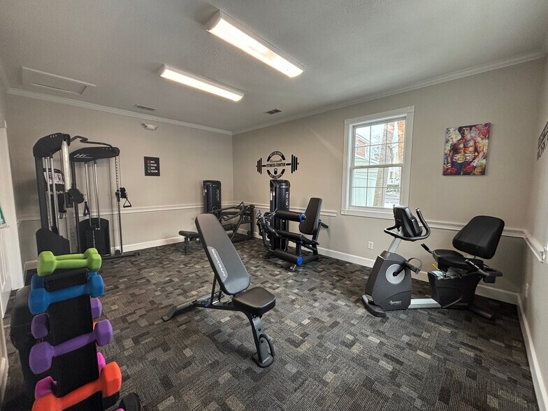 Building Photo - 702 Riverwalk Dr