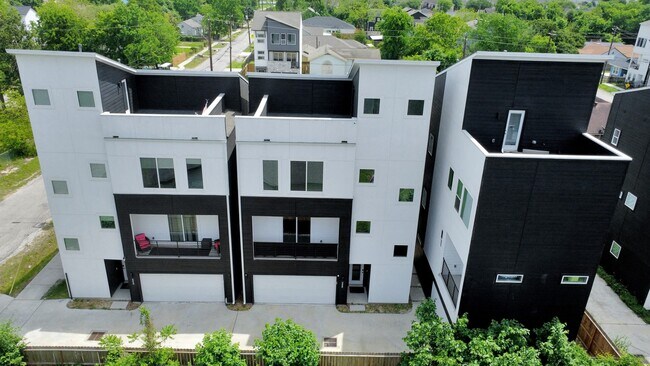 Building Photo - 4608 Coke St