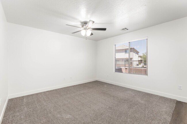 Building Photo - 4 bed | 2 1/2 bath | 2 car garage in Desert Canyon with washer/dryer/fridge!