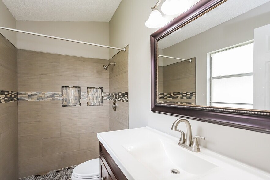 Building Photo - 2524 Gotham Way