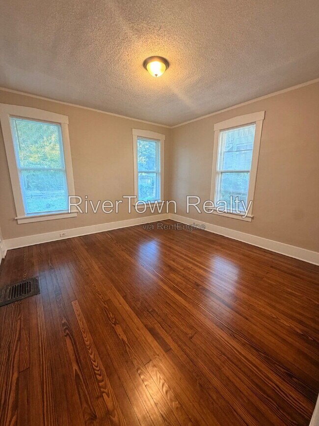 Building Photo - 1229 Faxon Ave