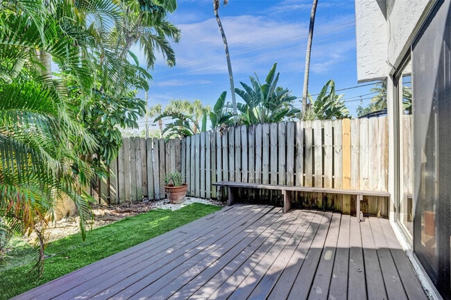 Building Photo - 1415 Miami Rd