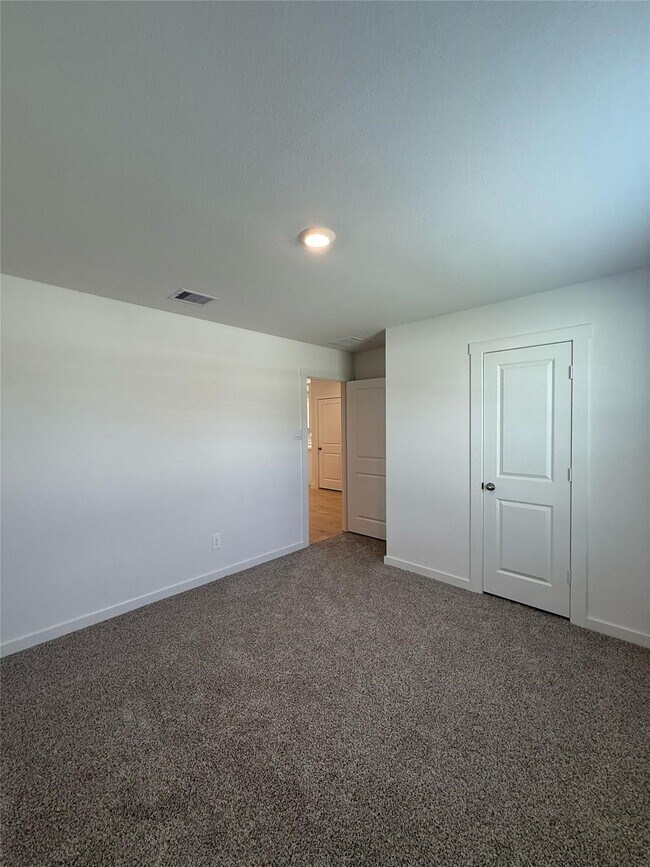 Building Photo - 30703 Skye Villa Ln