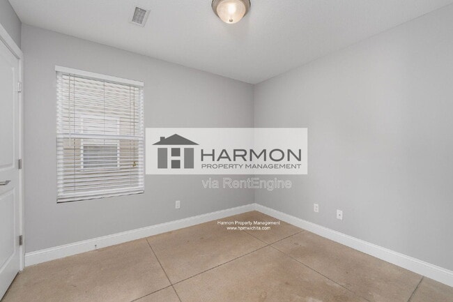 Building Photo - 5326 N Hillside St