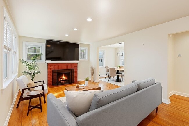 Building Photo - 640 Martense Ave