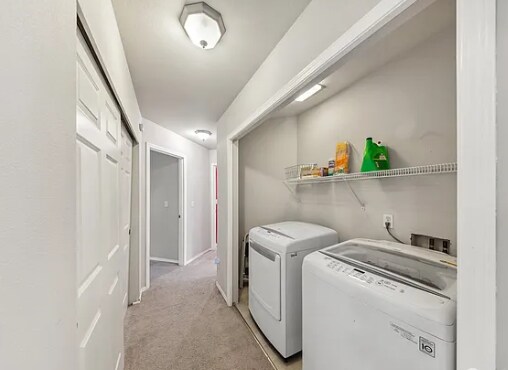 Building Photo - 1340 NW Redwing Dr