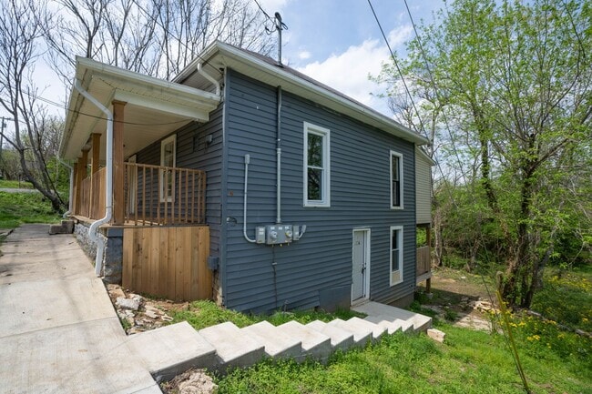 Building Photo - 2 bd for rent