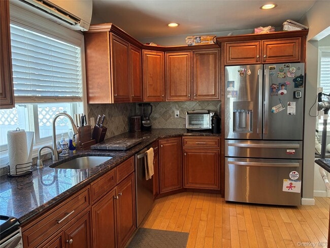 Building Photo - 65 Morning Glory Rd