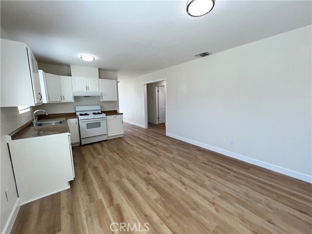 Building Photo - 12948 Yorba Ave
