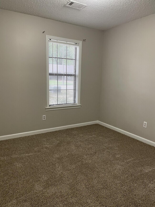 Building Photo - 1128 Verlington Dr