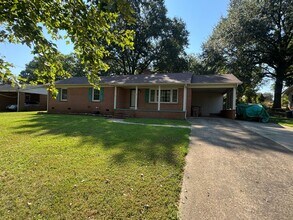 Building Photo - 104 Kenwood Dr