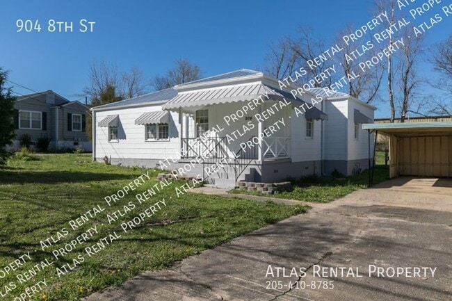 Building Photo - 904 8th St