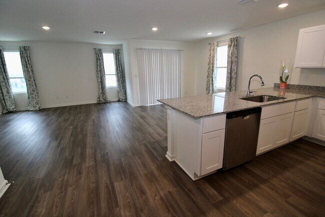 Building Photo - 4BR/2BA in Woodbine, GA