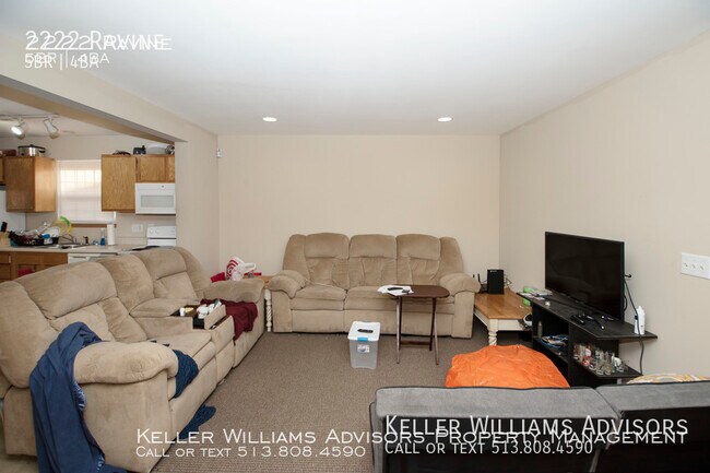 Building Photo - 2222 Ravine-