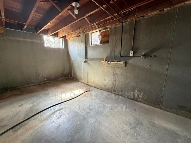 Building Photo - 7560 Alicia Ave