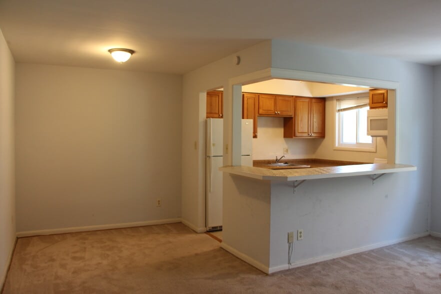 Building Photo - Ballston Garden Apartments